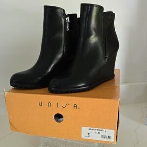 Unisa Black Ankle Boot Size 6.5M